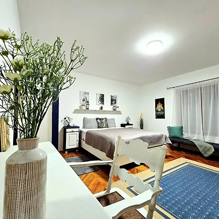 Csobogos Vendeghaz Apartman *